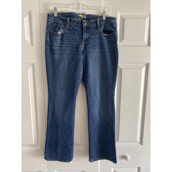 Old Navy Women's 12 Short The Diva Medium Wash Denim Jeans Straight Leg Boot Cut - Picture 1 of 6